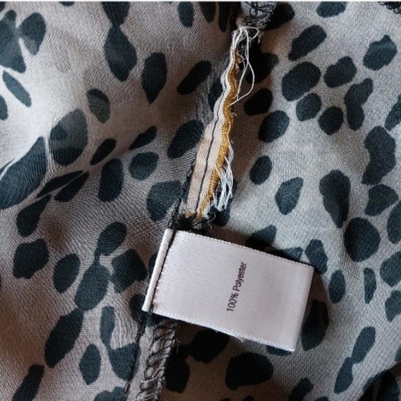 Jennifer Lopez Sheer Cheetah Print Blouse Open Back Size XL Flowy Elegant Sexy - Picture 6 of 10